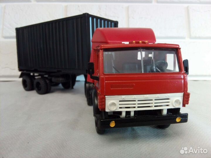 Модель Камаз 5410 контейнеровоз 1:43