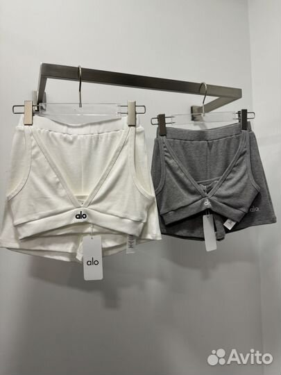 Нижнее белье ALO yoga коллекция для йоги