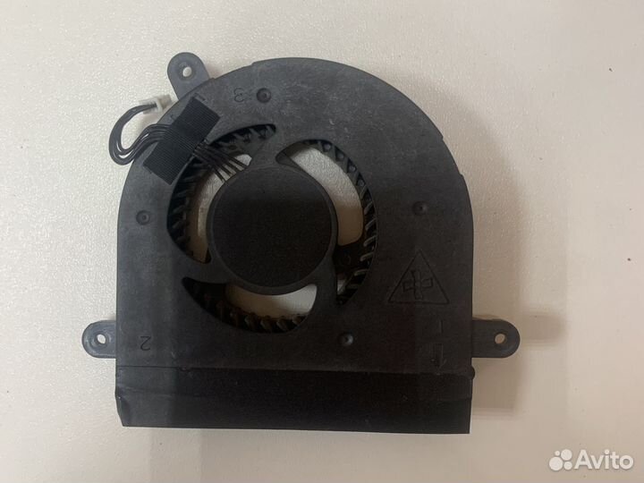 Вентилятор для ноутбука dell p18g