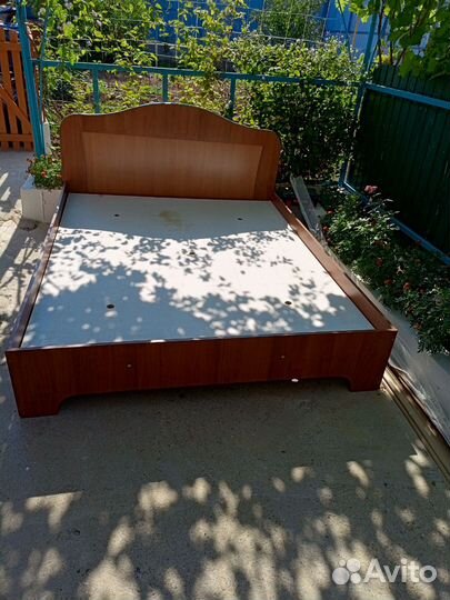 Кровать двухспальная