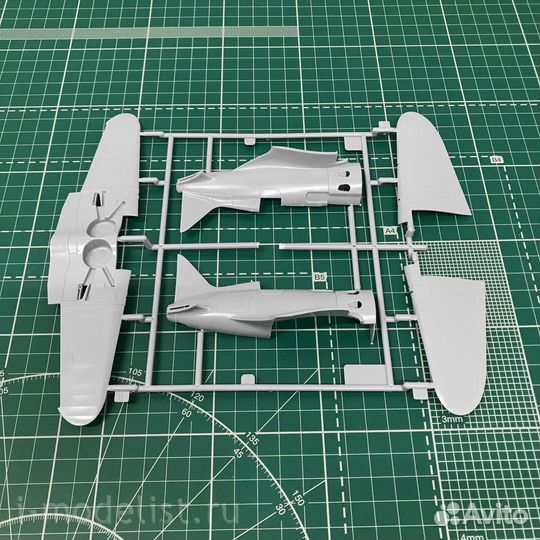 Сборная модель самолета 1 48