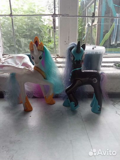 Принцесса Селестия и Найтмер мун