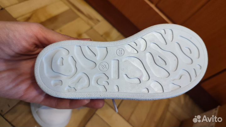 Кроссовки детские