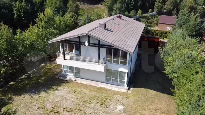 Коттедж 320 м² на участке 12 сот.