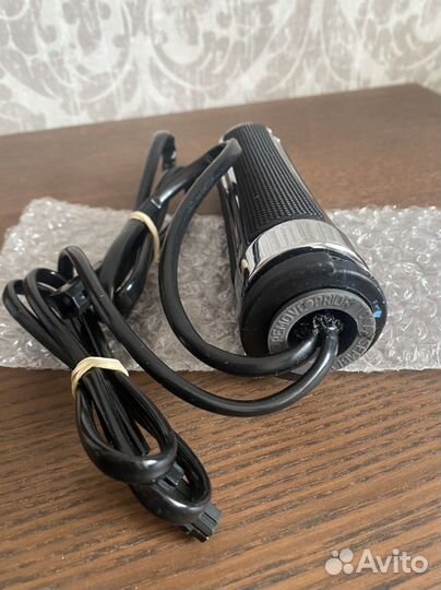 56100097A grip,LH,heated harley davidson