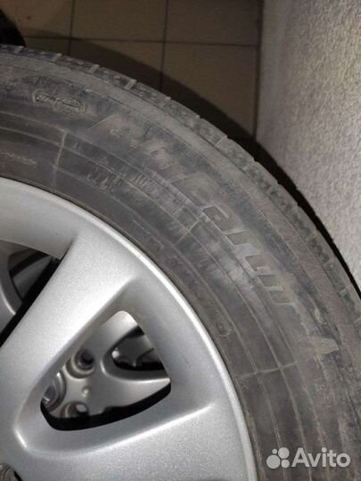 R16 Yokohama BluEarth A34 215/60, PCD 5x114.3 DIA 60.1