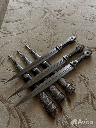 Нож из дамасской стали