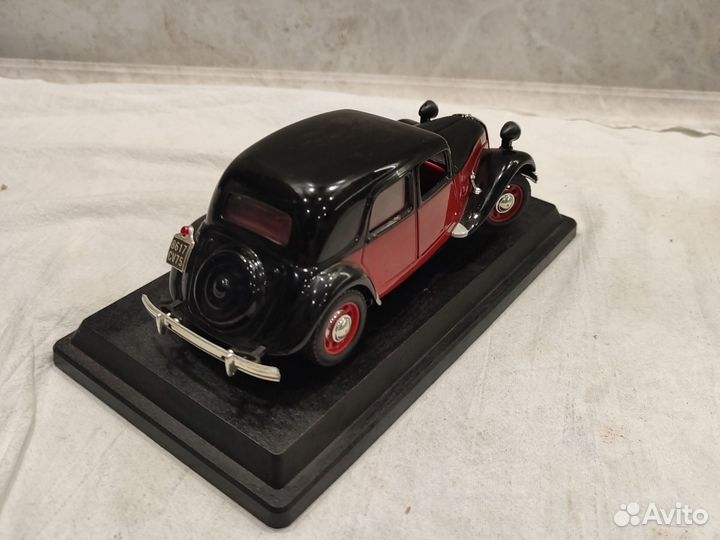Модель Citroen T. A 15 CV 1:24 bburago