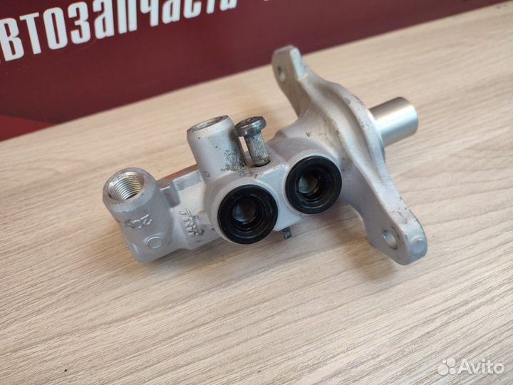 Главный тормозной цилиндр Renault Sandero