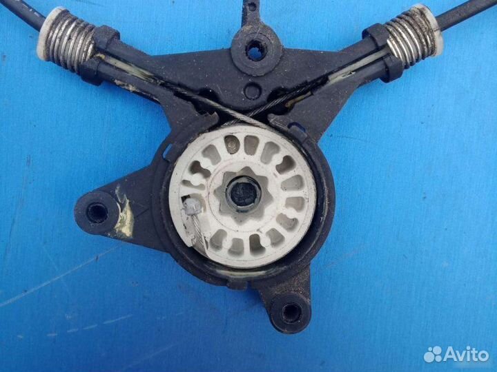 Стеклоподъемник передний правый Mazda 3 BK 2006