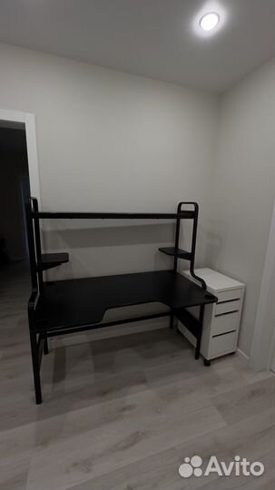 Компьютерный стол IKEA fredde