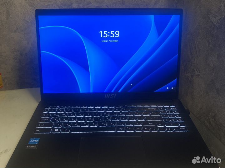 Ноутбук msi modern 15