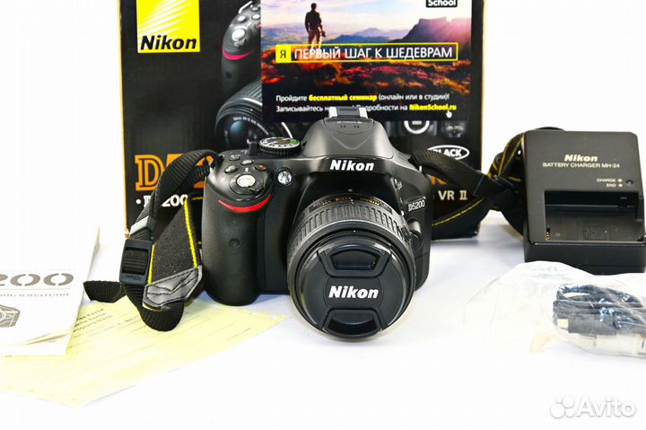 Nikon D5200 24.2MP зеркалка Kit Nikon AF-S 18-55