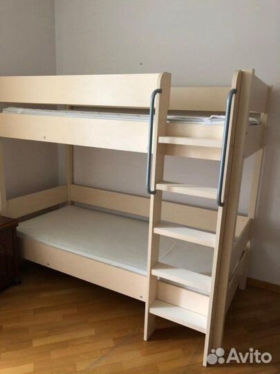 Двухъярусная кровать детская