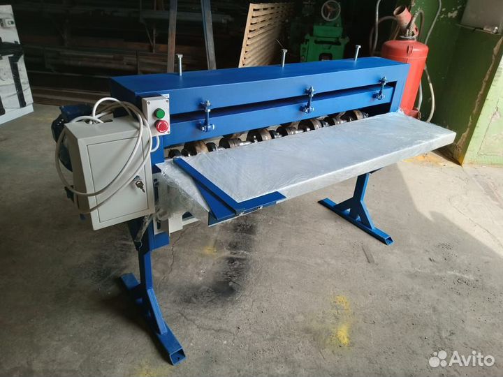 Станок для нанесения ребер жесткости