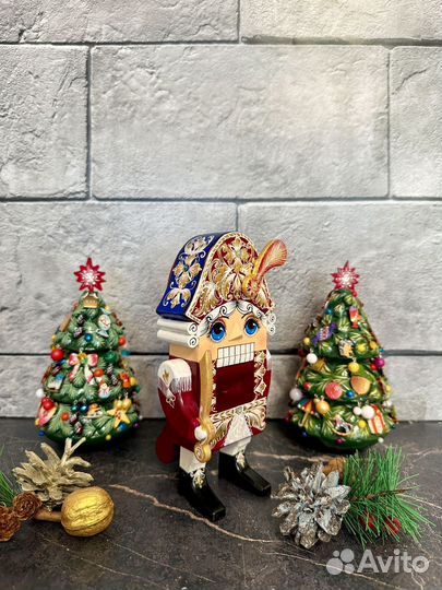 Щелкуник Музыкальный Новогодний 18 см