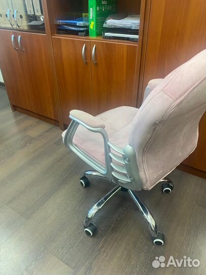 Компьютерное кресло велюр бархат розовое стразы