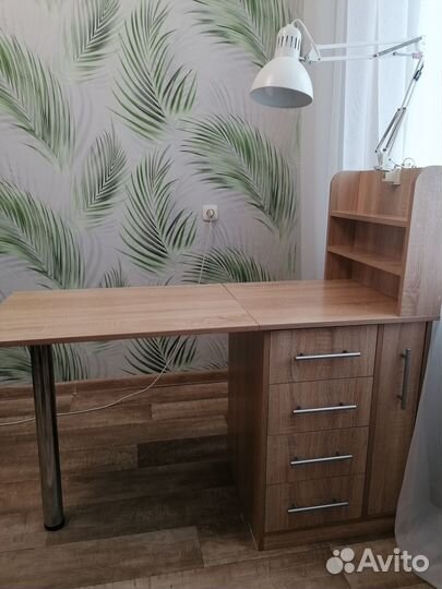 Маникюрный стол бу