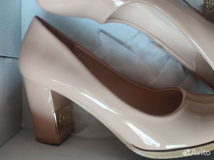 Туфли три пары