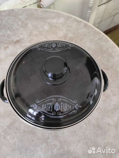 Кастрюля эмалированная