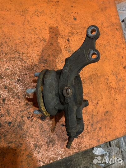 Кулак передний правый Kia Ceed 2007-2010