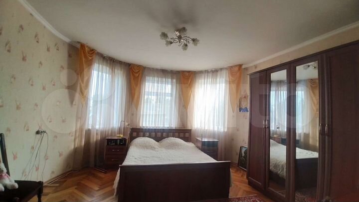 Дом 216,8 м² на участке 8,8 сот.