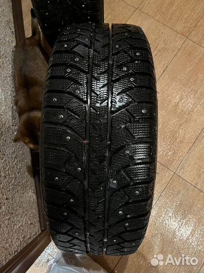 Bridgestone Ice Cruiser 7000S 205/50 R16