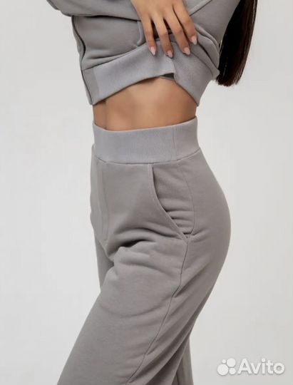 Спортивный костюм женский