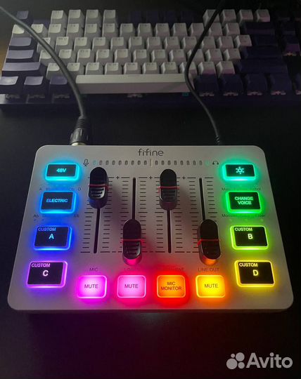 Микшер Fifine SC3 белый