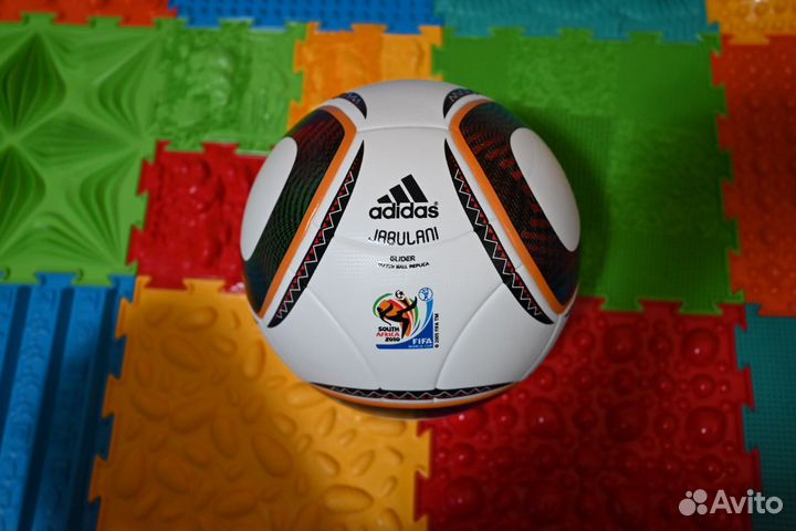 Футбольный мяч Чемпионата Мира 2010 года