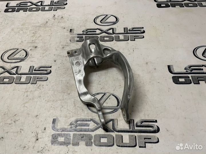 Кронштейн амортизатора передний правый Land Rover