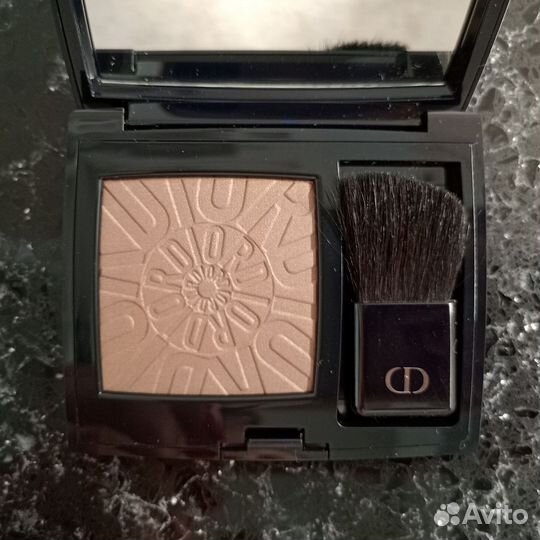 Румяна Dior Rouge blush power look 823