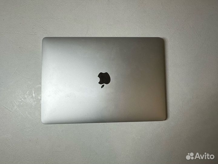 Macbook Air 13 2020 intel core i3