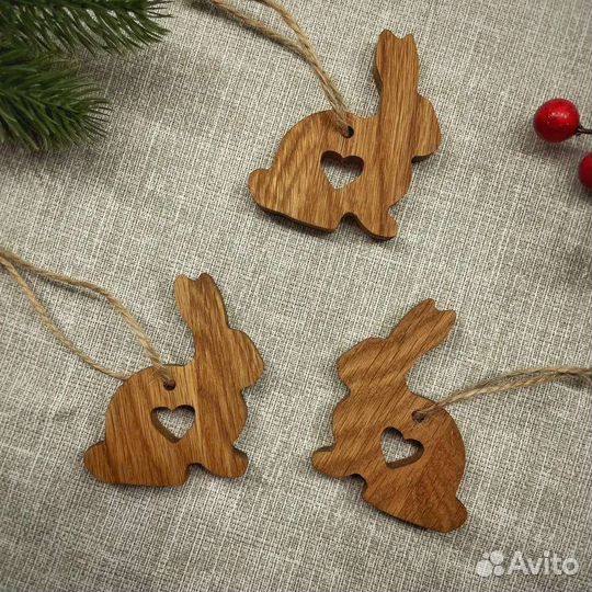 Новогодние ёлочные игрушки из массива дуба