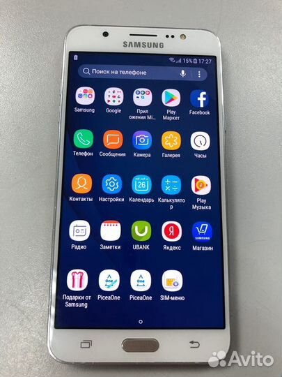 Смартфон Samsung Galaxy J7