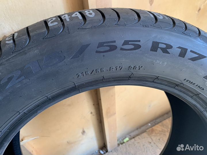 Pirelli Powergy 215/55 R17 98Y