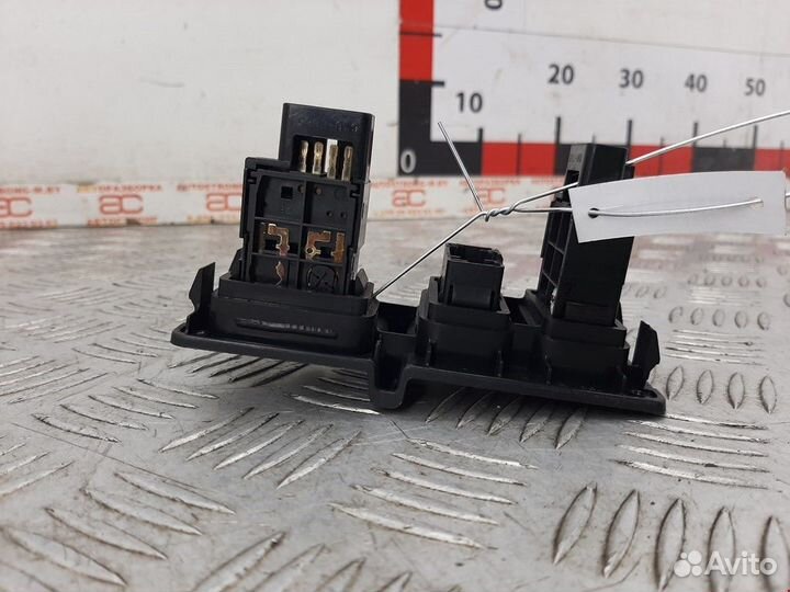 Кнопка (выключатель) Lexus RX 2 рест. 2008