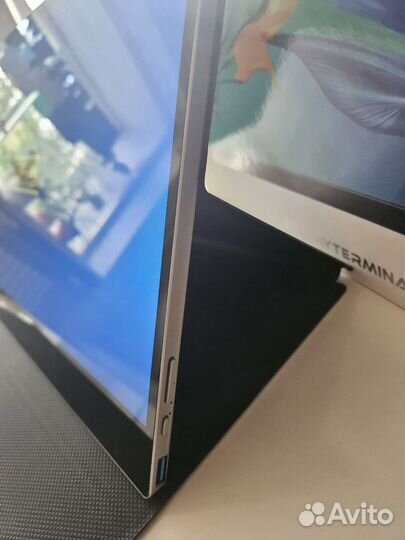 Портативный монитор сенсорный 15,6