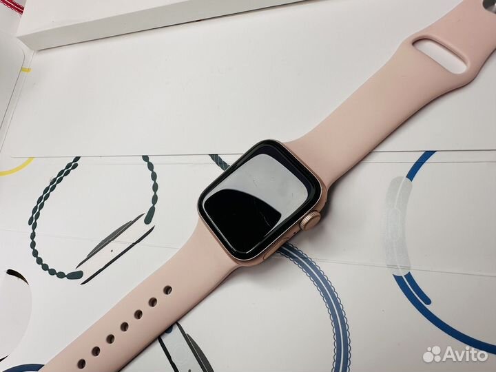 Apple Watch SE 40mm Gold