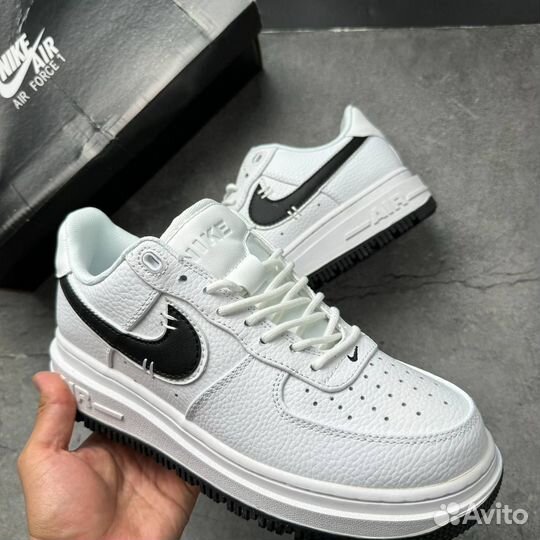 Кроссовки Nike Air Force 1 Luxe White Black