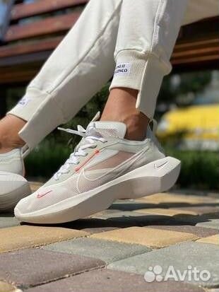 Кроссовки Nike