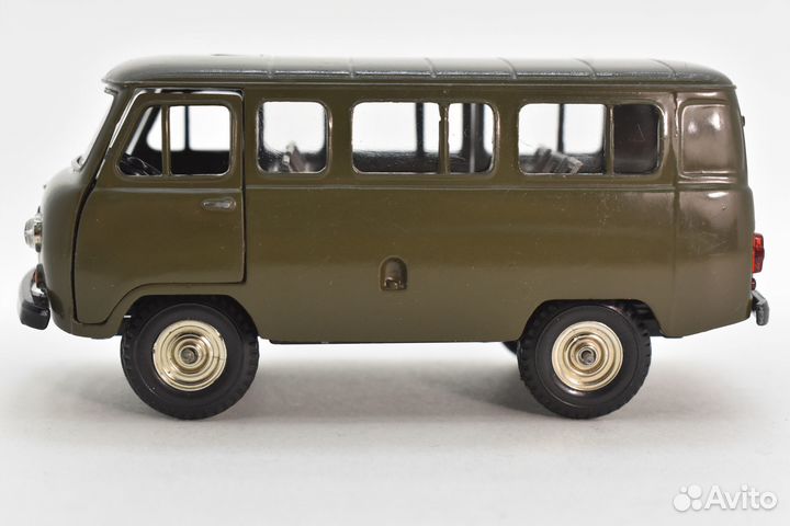 УАЗ 452 А41 модель 1:43 СССР