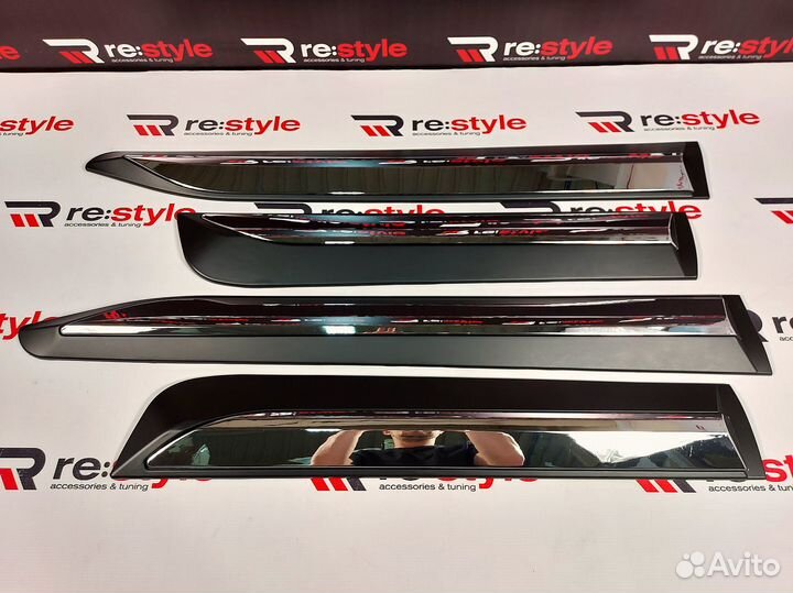 Молдинги дверей Toyota Hilux Pick Up с15г