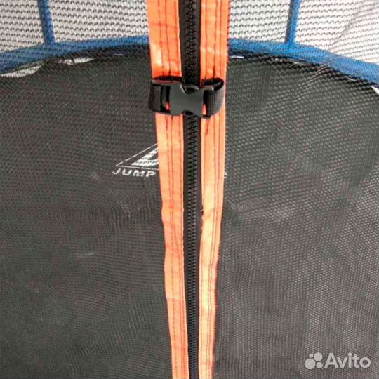 Батут с защитной сеткой