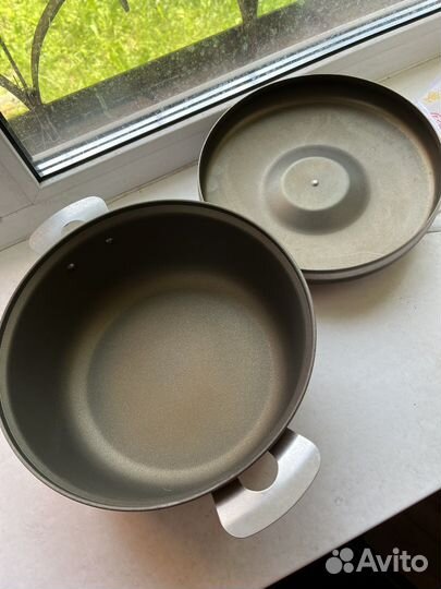 Новая тефлоновая кастрюля 4 л