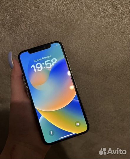 iPhone X, 64 ГБ