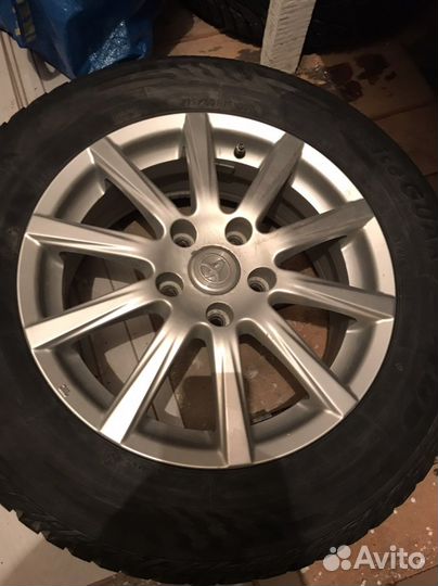 Yokohama Ice Guard Stud IG55 215/60 R16