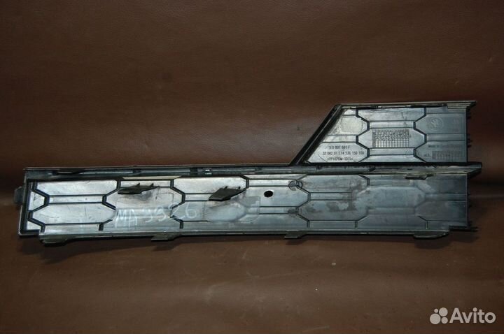 Накладка бампера левая - Skoda Octavia A7