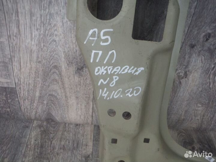 Стойка передняя левая внутренняя skoda Octavia 201