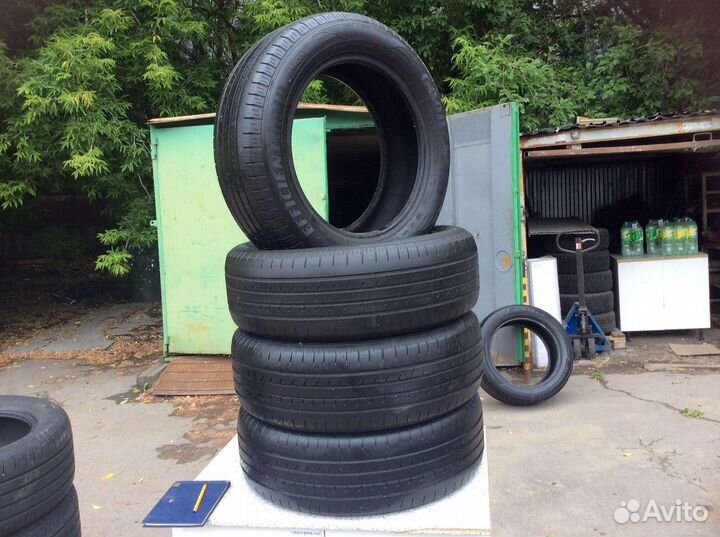 Goodyear EfficientGrip 215/60 R17